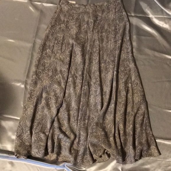 SOLD💰Paisley Silk Skirt - Picture 4 of 7